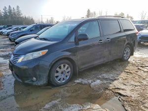 Toyota Sienna XLE 3.5L 6 2011