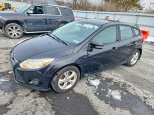 Ford Focus SE 2.0L 4 2013