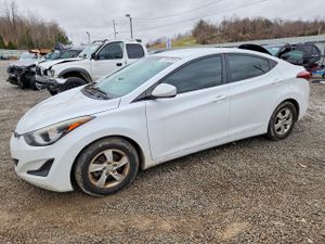 Hyundai Elantra SE 1.8L 4 2015