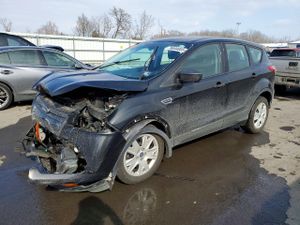 Ford Escape S 2.5L 4 2015
