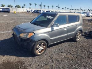 Kia Soul + 2.0L 4 2010