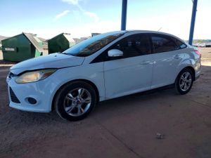 Ford Focus SE 2.0L 4 2013