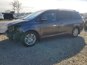 Toyota Sienna 3.5L 6 2015