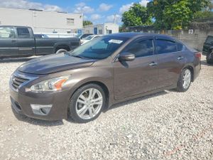 Nissan Altima 3.5S 3.5L 6 2015