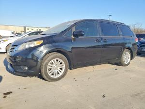 Toyota Sienna XLE 3.5L 6 2013
