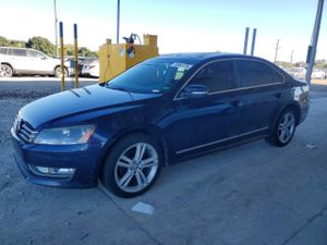Volkswagen Passat SEL 2.0L 4 2013