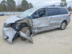 Toyota Sienna XLE 3.5L 6 2014