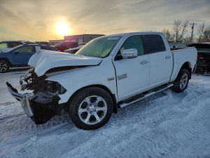 RAM 1500 LARAMIE 5.7L 8 2015