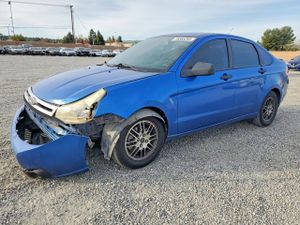Ford Focus SE 2.0L 4 2011