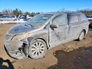Toyota Sienna XLE 3.5L 6 2011
