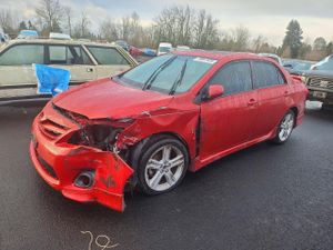 Toyota Corolla BASE 1.8L 4 2013