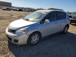 Nissan Versa S 1.8L 4 2010