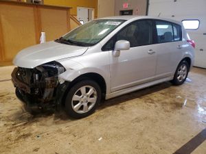 Nissan Versa 1.8L 4 2010