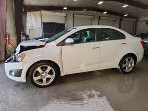 Chevrolet Aveo (Sonic) LTZ 1.4L 4 2012