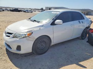 Toyota Corolla BASE 1.8L 4 2013