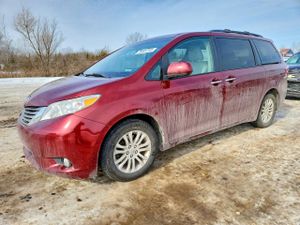 Toyota Sienna XLE 3.5L 6 2015