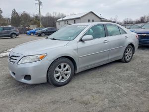 Toyota Camry BASE 2.5L 4 2011