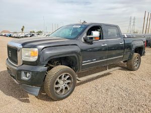 GMC Sierra K2500 DENALI 6.6L 8 2015