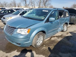 Chrysler Town & Country TOURING 3.8L 6 2010