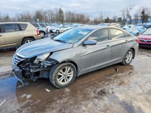 Hyundai Sonata GLS 2.4L 4 2013
