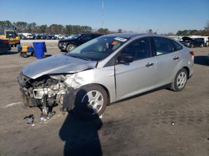 Ford Focus S 2.0L 4 2012