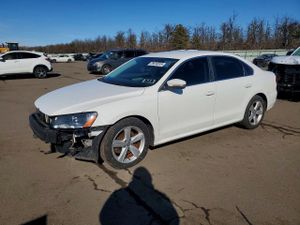 Volkswagen Passat SE 2.5L 5 2013