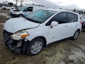 Nissan Versa S 1.8L 4 2011