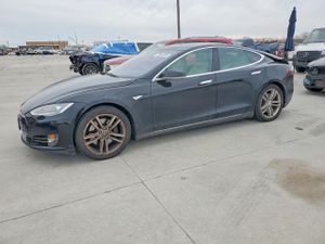 Tesla Model S 85D 2015