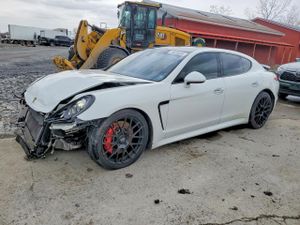 Porsche Panamera GTS 4.8L 8 2013