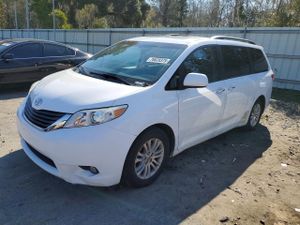 Toyota Sienna XLE 3.5L 6 2014