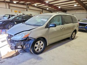Toyota Sienna CE 3.5L 6 2009