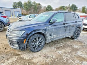 Volkswagen Tiguan SE 2.0L 4 2021