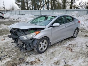 Hyundai Elantra GLS 1.8L 4 2013