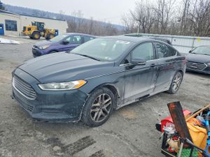 Ford Fusion SE 2.5L 4 2014