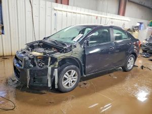 Chevrolet Aveo (Sonic) LT 1.8L 4 2015