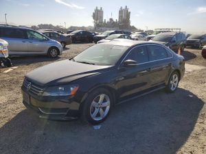 Volkswagen Passat SE 2.5L 5 2013