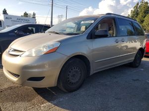 Toyota Sienna CE 3.5L 6 2009