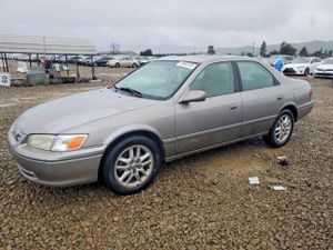 Toyota Camry LE 3.0L 6 2001