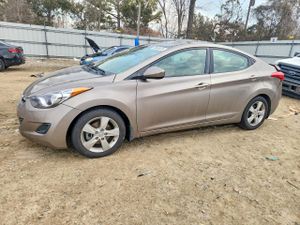 Hyundai Elantra GLS 1.8L 4 2013