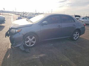Toyota Corolla BASE 1.8L 4 2013