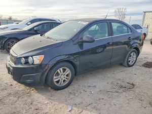 Chevrolet Aveo (Sonic) LT 1.8L 4 2013