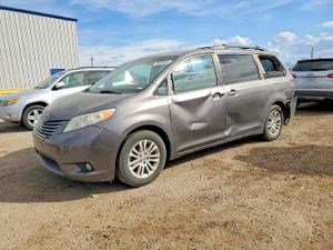 Toyota Sienna XLE 3.5L 6 2011