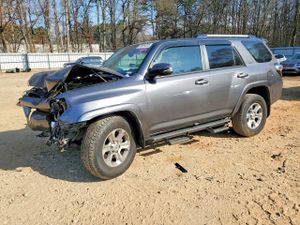 Toyota 4Runner SR5 4.0L 6 2020
