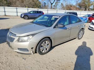 Chevrolet Cruze LS 1.8L 4 2013