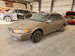 Toyota Camry LE 2.2L 4 1999