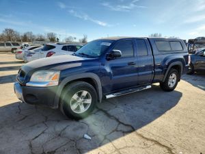 Mitsubishi Raider DUROCROSS 4.7L 8 2006