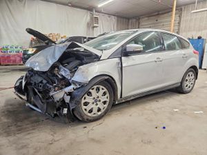Ford Focus SE 2.0L 4 2012