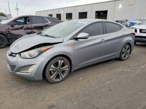 Hyundai Elantra SE 2.0L 4 2015