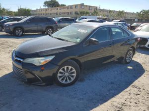 Toyota Camry LE 2.5L 4 2015