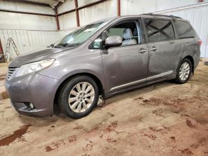 Toyota Sienna XLE 3.5L 6 2015